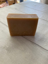 Load image into Gallery viewer, Geranium Rose 80g soap bar

